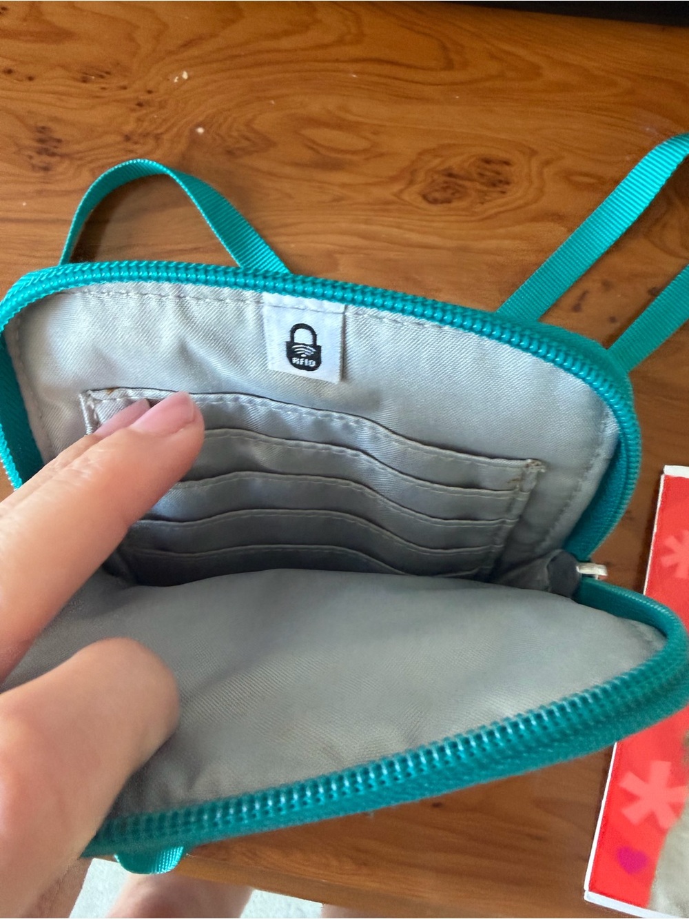 🗽NEW Baggallini Teal Compact Crossbody Bag - Picture 2 of 3